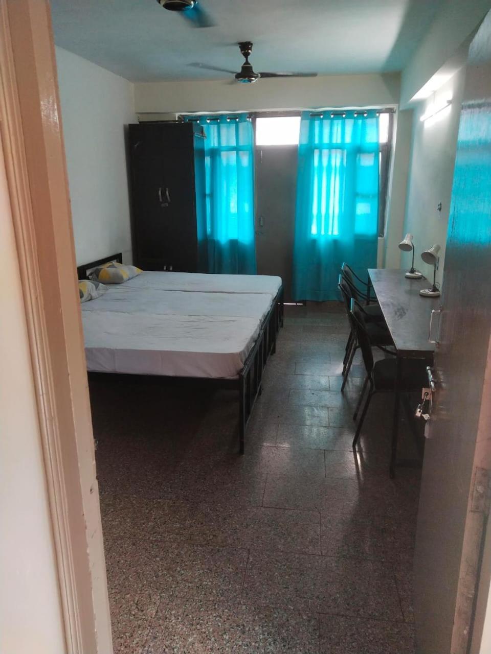 Abuzz Oxfordcaps Chanakya Hostel Солан Экстерьер фото